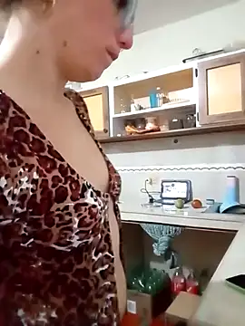 Sucking his dick deep until he cums inside My mouth and I swallow - video by Luna-e-Franco1 cam model