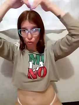 Sucking his cock and fucking cowgirl reverse on the chair - video by Luna-e-Franco1 cam model