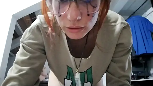 Vibrator on my clit, blowjob and fuck cowgirl reverse in front of cam - video by Luna-e-Franco1 cam model