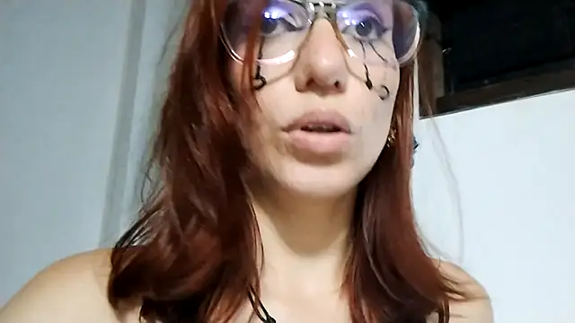 Bel pompino bavoso, abbastanza saliva, gola profonda - video by Luna-e-Franco1 cam model