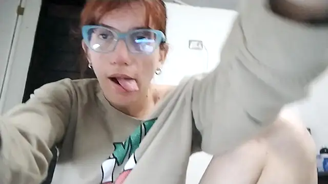 Masturbating myself, one finger in my tight ass, three fingers inside my wet pussy, moaning, orgasm - video by Luna-e-Franco1 cam model