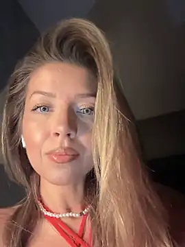 Squirt play show - SoniaDeviis 캠 모델의 동영상