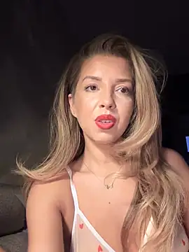 [9 Apr 06:45] Private Show - SoniaDeviis 캠 모델의 동영상