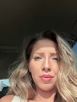 Car squirt play - SoniaDeviis 캠 모델의 동영상