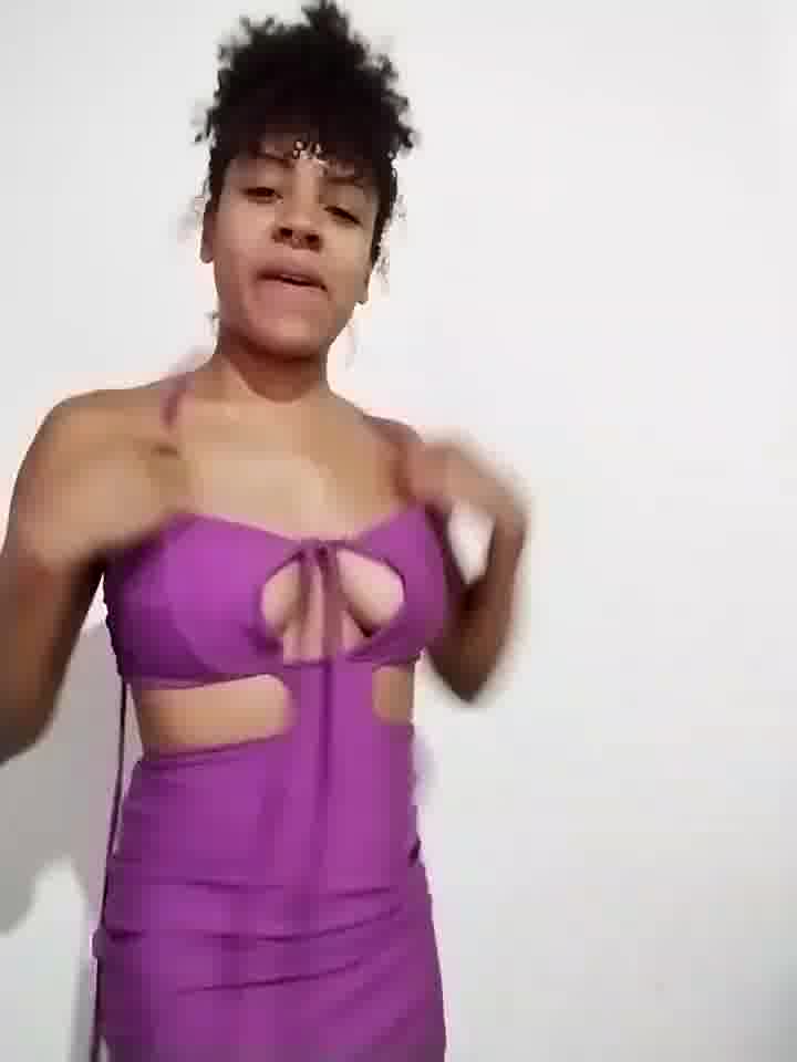 [25 Feb 10:29] Private Show - video by Julia_Pretinha cam model