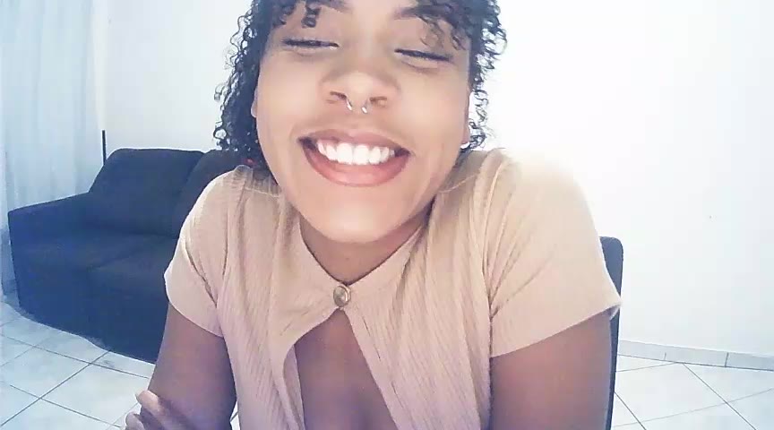 [6 Apr 23:01] Private Show - video by Julia_Pretinha cam model