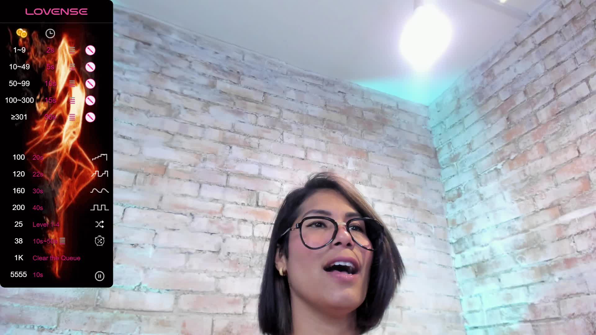 Domi takes control of me 🥵 - video av venus_marques1 cam model