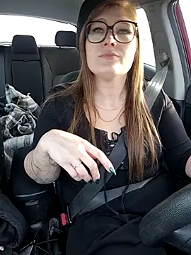 Playing with my pussy at sunset 🌇 - Vídeo de wildyoungNhorny, modelo de vídeos