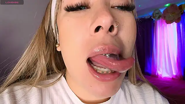 I suck your cock and let you cum in my face - video by leahtemptation3 cam model
