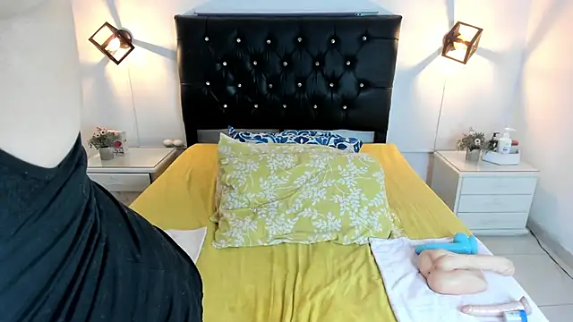 breastfeeding your delicious cock penetrating my ass - video by sophiahunt286 cam model