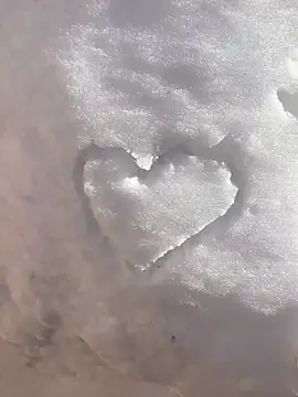Guys, this is a snow heart for you💓Thank you for your support ❄️ - video Anita-Smith kameramallilta