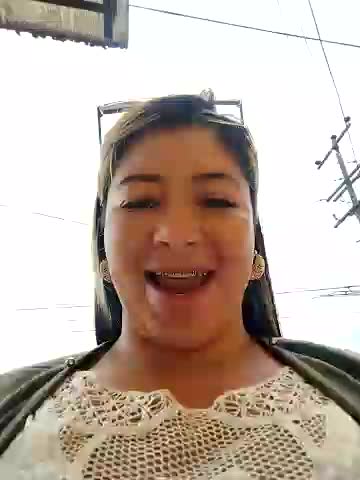 I take out my tits and big pussy on the street 😈💦😈 - Vídeo de Pp-ari4na03, modelo de vídeos