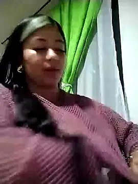 I show my tits to my boss in public - video di Pp-ari4na03