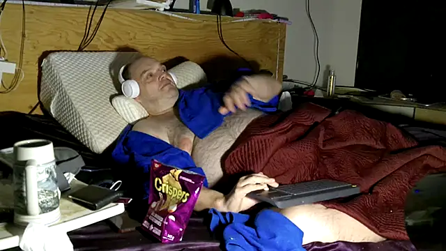 [15 Oct 13:31] Public Show en te regardant - video by caressonnous cam model