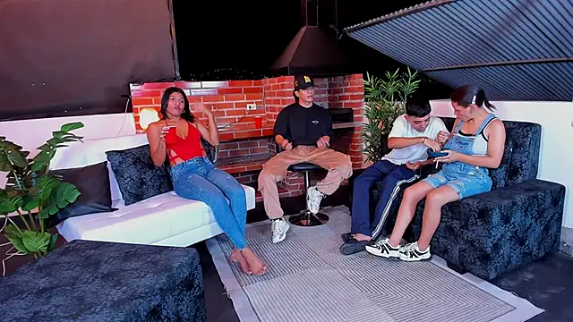 open air hot orgy — filmik Crazy_nigth01, modela(-lki) na kamerkach