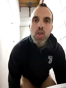 [15 Oct 13:07] Private Show - clip cu leon3875 model videochat