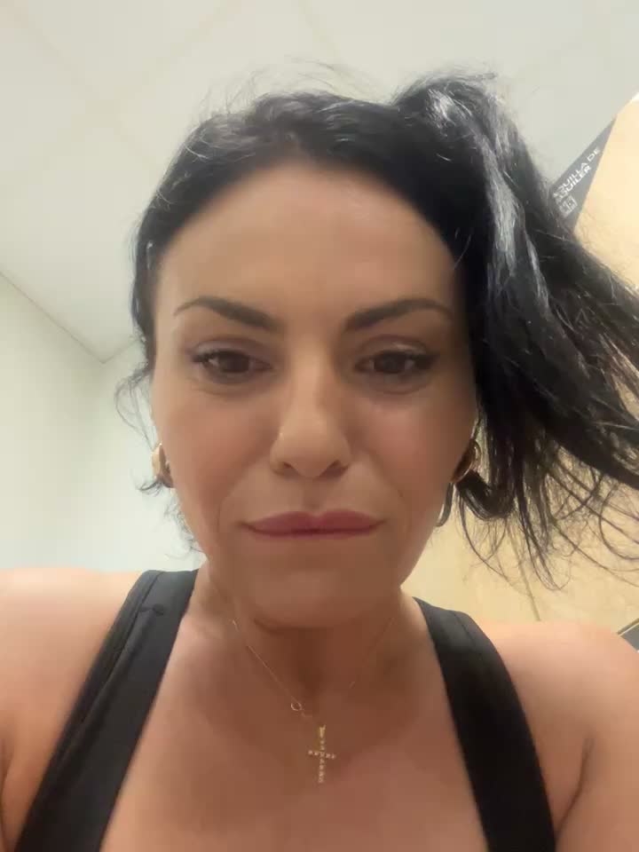 [21 Apr 11:45] privado en el gym vestuario - video oleh KimKelly13 kamera model