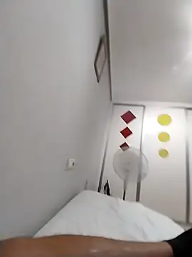 [16 Jun 22:15] Public Show - video by Hernan3 cam model