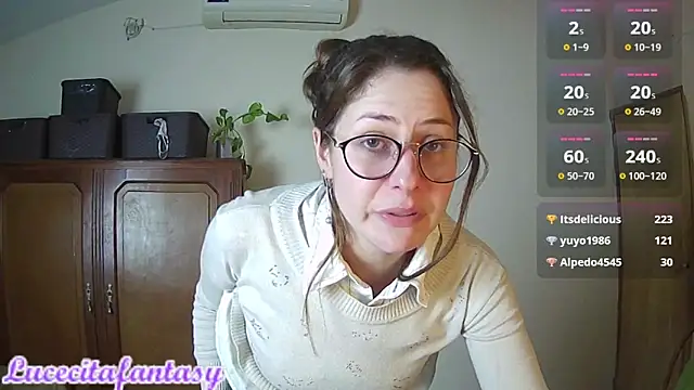 tu secretaria sexi ...pasandola bomba - video di lucecitafantasy2 modella di cam