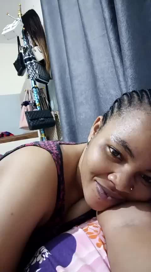 spreading wide - video av Amberay1 cam-modell