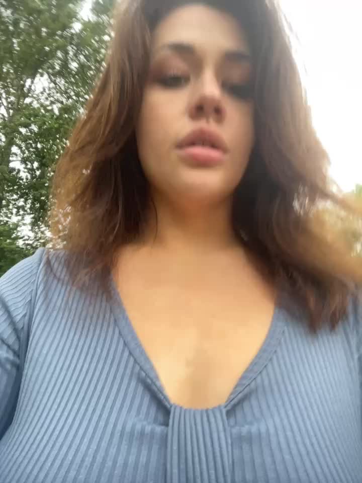 Having fun in the park and in the public toilet - video by South_Carolina cam model