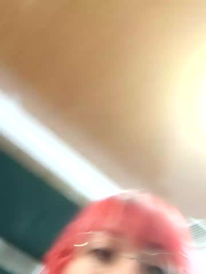 “Between laughter and desire — filmik Cocoo_Nuth, modela(-lki) na kamerkach