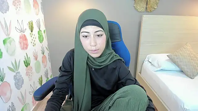 [11 Dec 21:53] Private Show massaging my pussy - video by chaymae_nah_