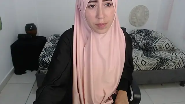 rubbing rubbing jumping my pussy - video by chaymae_nah_ cam model