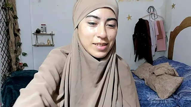 nikah She masturbates very good - video by chaymae_nah_ cam model