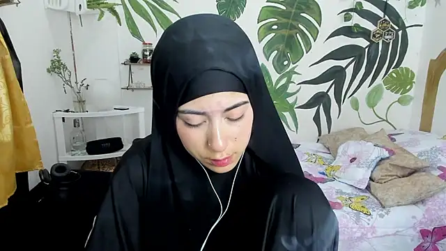 Invited her to pray Muslim Prayer Rug and Penetration above the carpet - video by chaymae_nah_ cam model