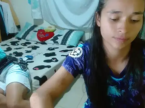 sheee – видео вебкам-модели clayre_and_jill