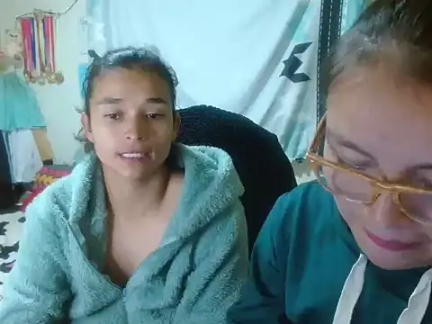 mmm yeah – видео вебкам-модели clayre_and_jill