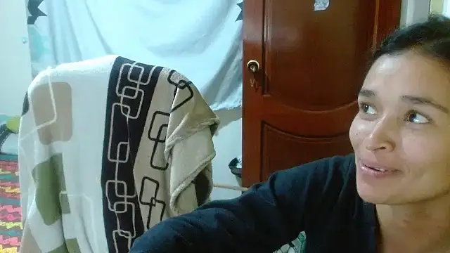 deep kiss throat – видео вебкам-модели clayre_and_jill