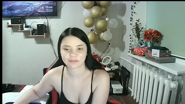 [29 Apr 19:44] Private Show – video od webkamerové modelky EllisKiss