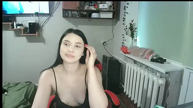 [28 May 18:53] Spy Show  (boob game) - Vídeo de EllisKiss, modelo de vídeos
