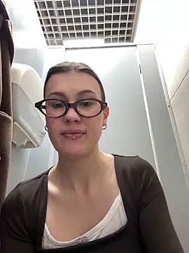 🍑Ass fingering in public toilet 😛 - video av RinaCat cam model