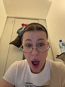 [7 Apr 14:55] Public Show - video by RinaCat cam model