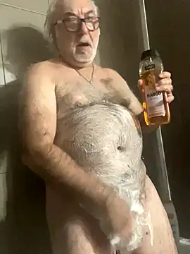 SHOWER MANGO SOAP MASTURBATION - Video von EroticVenetian Cam-Model