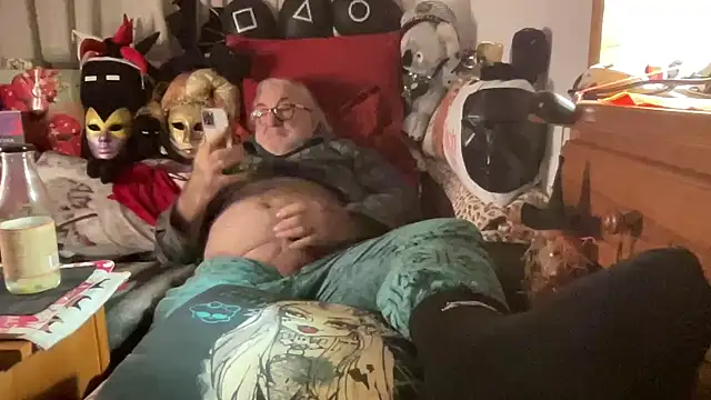 SOCIAL MEDIA MASTURBATION - Video von EroticVenetian Cam-Model