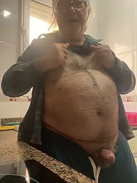 MASTURBATION IN THE KITCHEN - video by EroticVenetian cam model