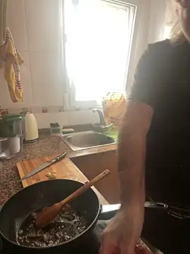 SQUID GAME MGR COOKING SQUID DISH - video by EroticVenetian cam model