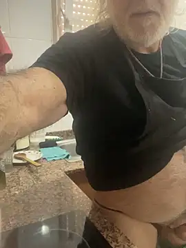 MASTURBATING IN THE KITCHEN - video by EroticVenetian cam model