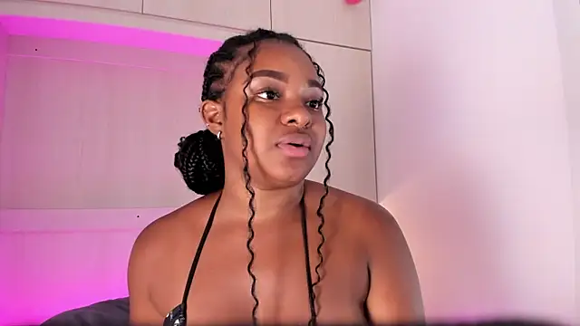 Playing with  my clit 🥵 - video oleh model kamera tamaraa_smiith