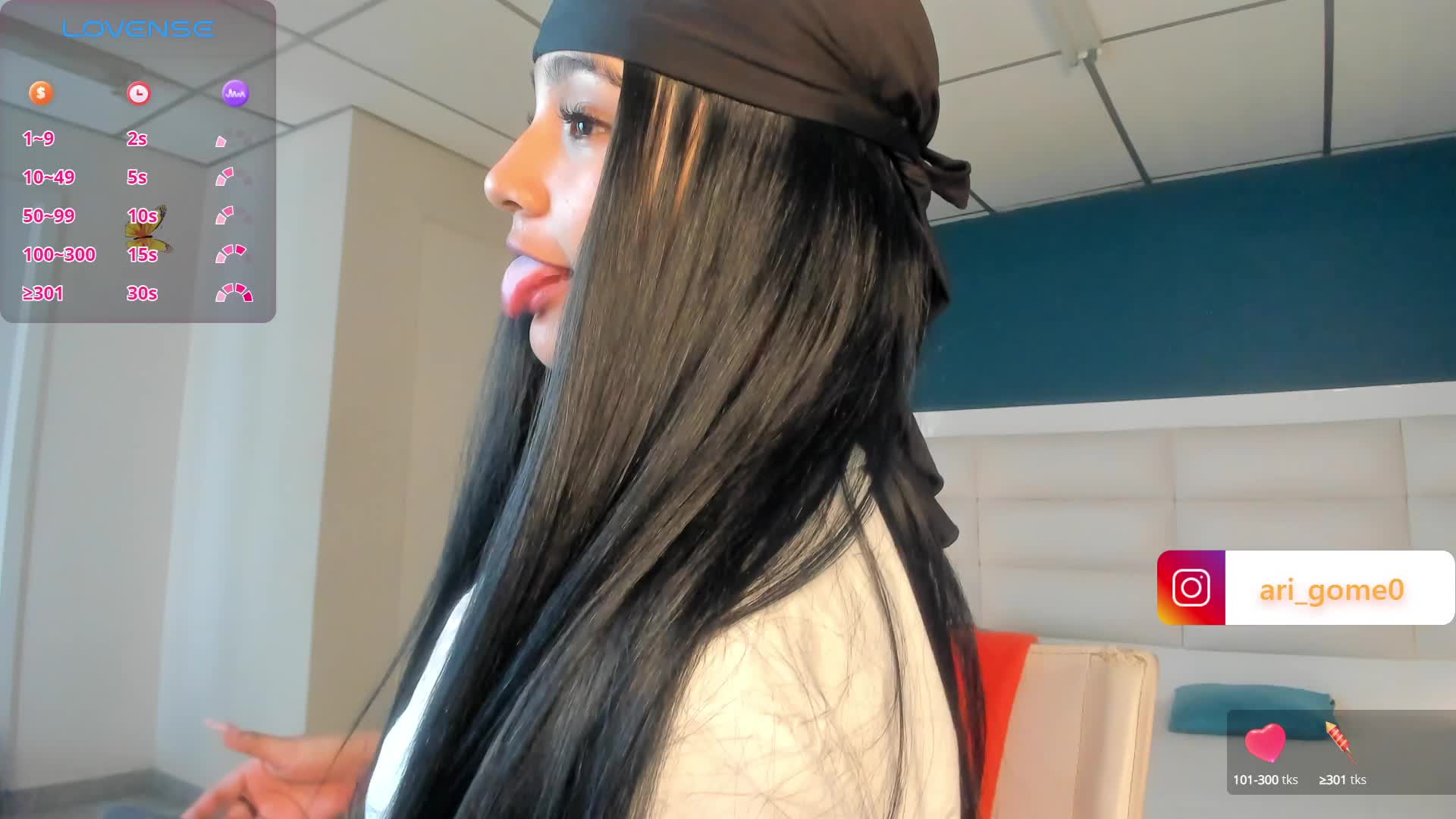 PLAYING WITH YOUR DILDO - vidéo du modèle de showcams ArigyGomez