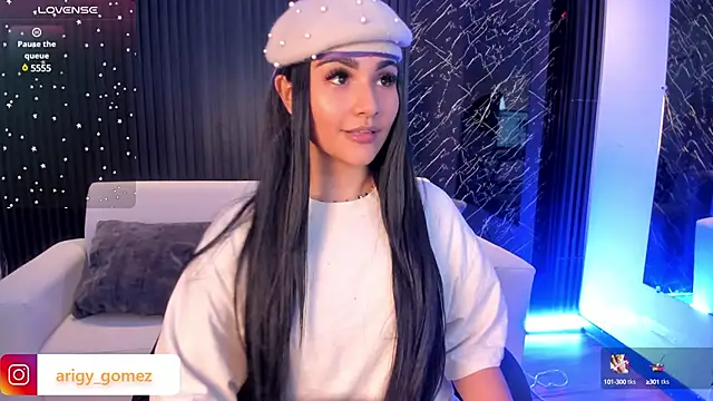 Enjoying 😈🥵 - video by ArigyGomez cam model