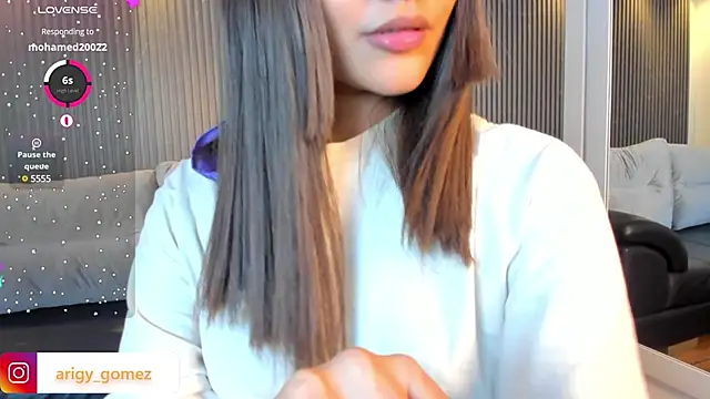 Show pussy + Dildo  black bigg😳 - vidéo du modèle de showcams ArigyGomez