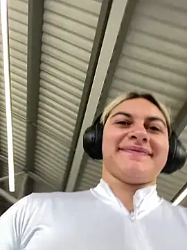 Show in the gym - video by AtheneaRossi cam model