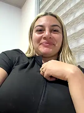 Show in house - video by AtheneaRossi cam model