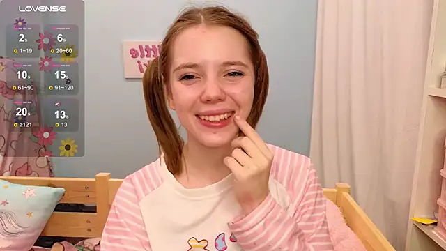 striptease and blowjob - video by PrincessLittleKiki cam model