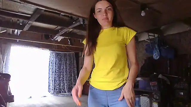 play in dadd garage - vidéo du modèle de showcams Isabelitta333
